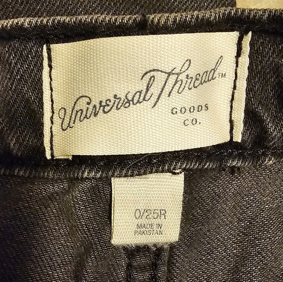 Universal Thread Boyfriend Jean's with distressed hem Size 0 or 25 - Picture 5 of 9